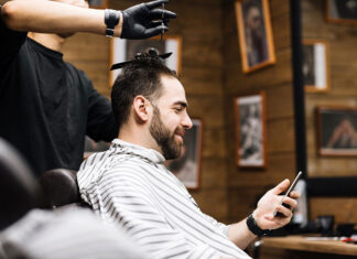 Czym cechuje się dobry fryzjer? Oto najlepsze wskazówki, które pomogą Ci znaleźć dobry salon fryzjerski!